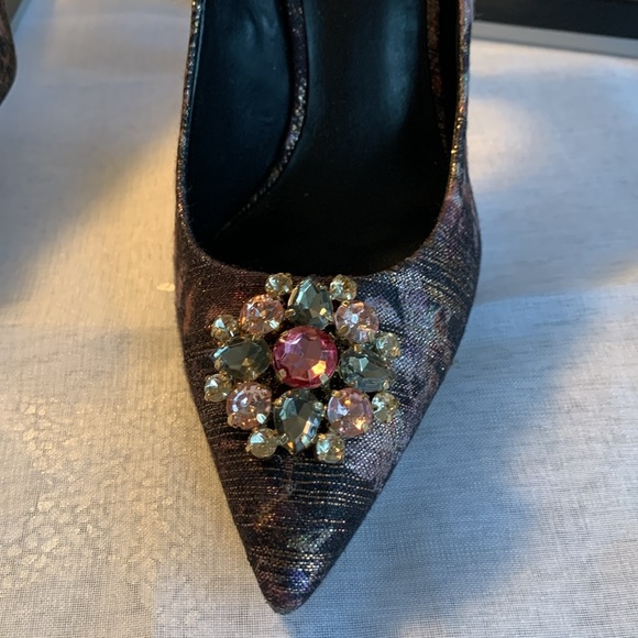 Guess Ladies Shoes - Picture 6 of 14